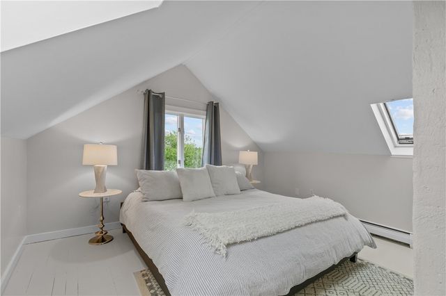 68 Roseneath Avenue, Newport, RI 02840