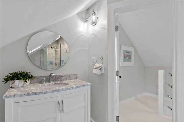 68 Roseneath Avenue, Newport, RI 02840