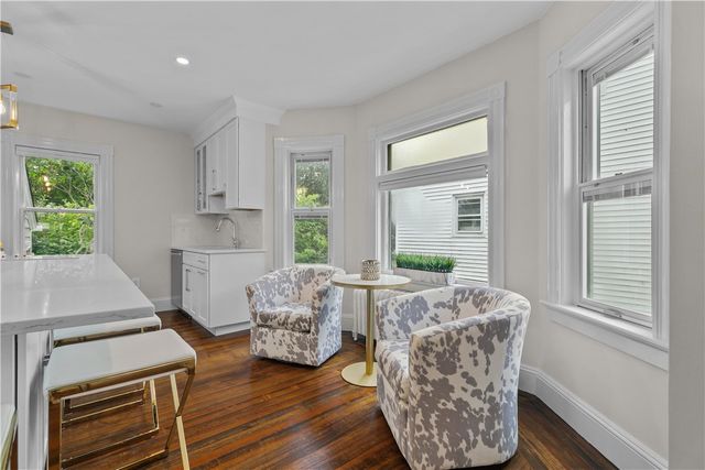 68 Roseneath Avenue, Newport, RI 02840