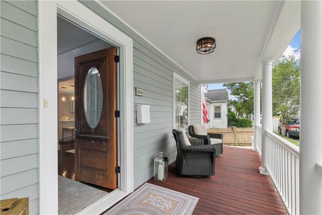 68 Roseneath Avenue, Newport, RI 02840