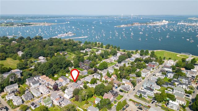 68 Roseneath Avenue, Newport, RI 02840