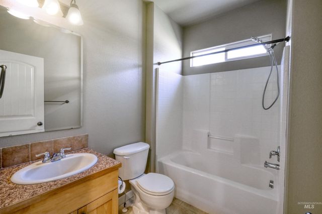 2515 N Chatterton, Meridian, ID 83646