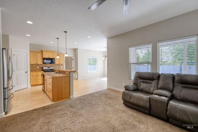 2515 N Chatterton, Meridian, ID 83646