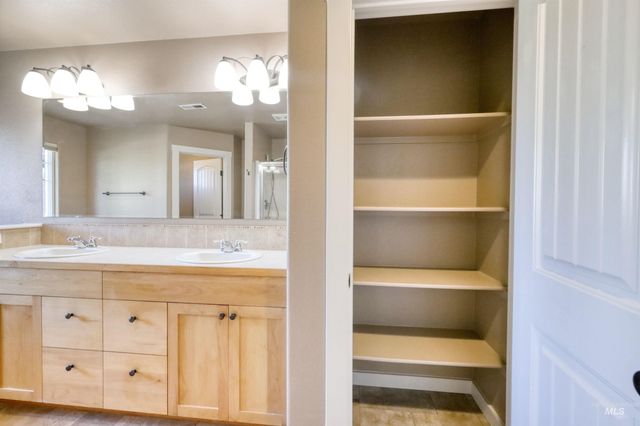 2515 N Chatterton, Meridian, ID 83646