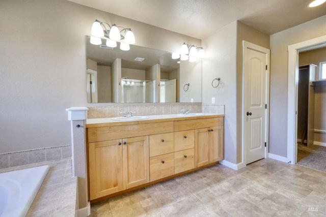 2515 N Chatterton, Meridian, ID 83646