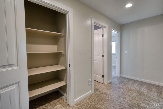 2515 N Chatterton, Meridian, ID 83646
