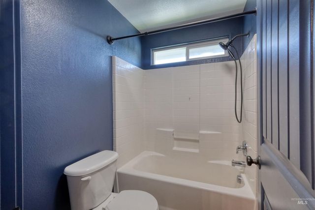 2515 N Chatterton, Meridian, ID 83646