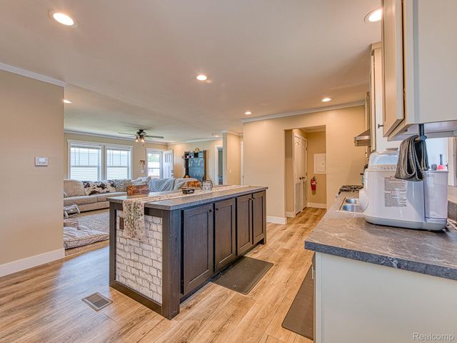 501 Washington, Sumpter Township, MI 48111