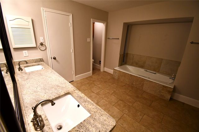 2366 Hill N Dale Drive, Irving, TX 75038