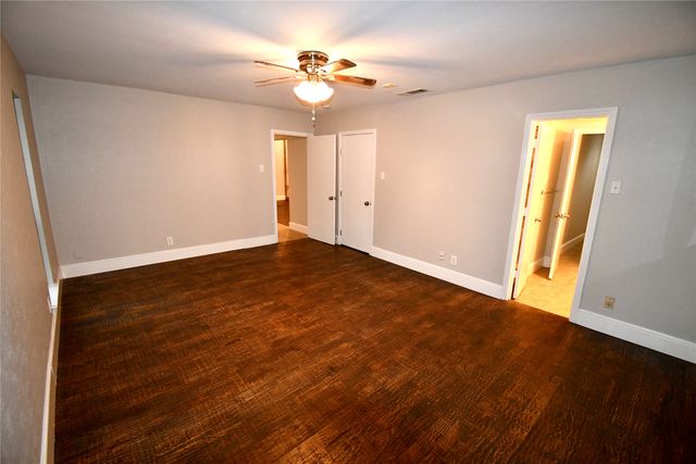 2366 Hill N Dale Drive, Irving, TX 75038