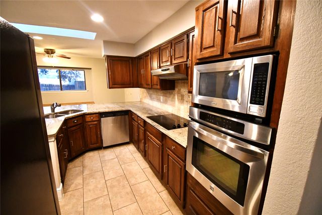 2366 Hill N Dale Drive, Irving, TX 75038