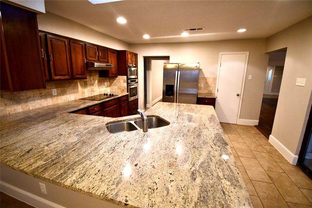 2366 Hill N Dale Drive, Irving, TX 75038