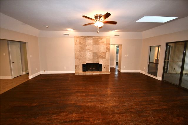 2366 Hill N Dale Drive, Irving, TX 75038