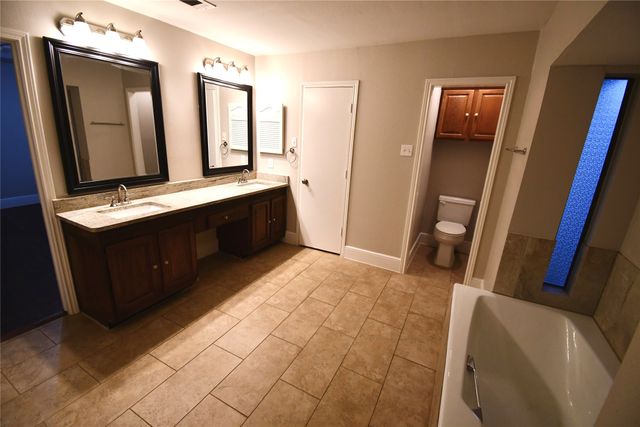 2366 Hill N Dale Drive, Irving, TX 75038