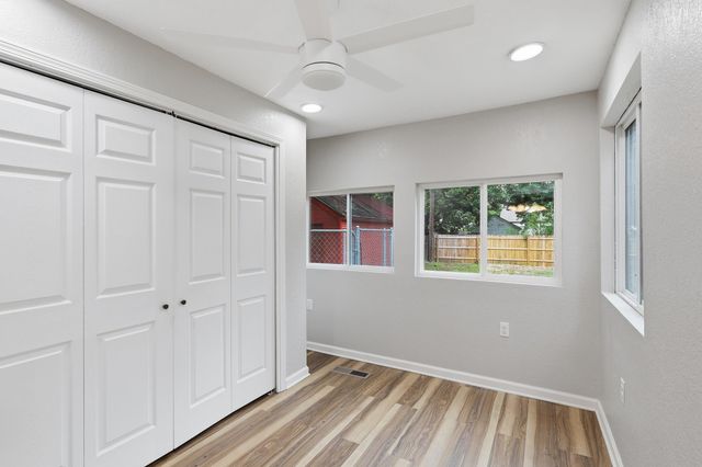 230 S Minneapolis Avenue, Wichita, KS 67211