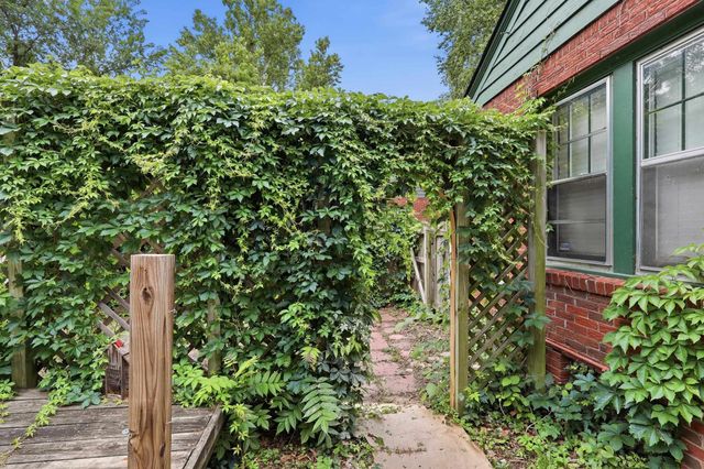 230 S Minneapolis Avenue, Wichita, KS 67211