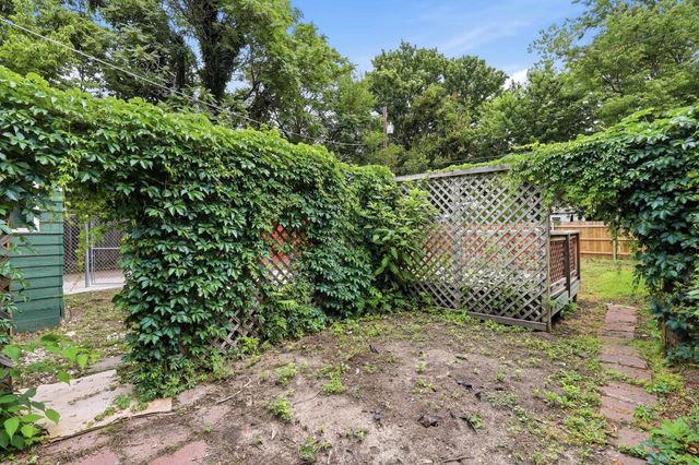 230 S Minneapolis Avenue, Wichita, KS 67211