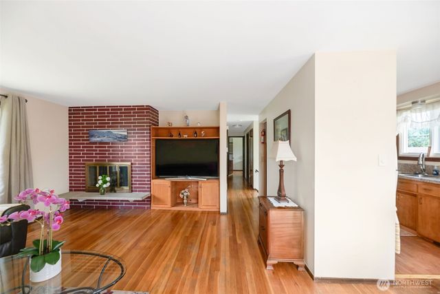 26635 18 Place S, Des Moines, WA 98198