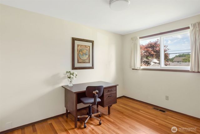 26635 18 Place S, Des Moines, WA 98198