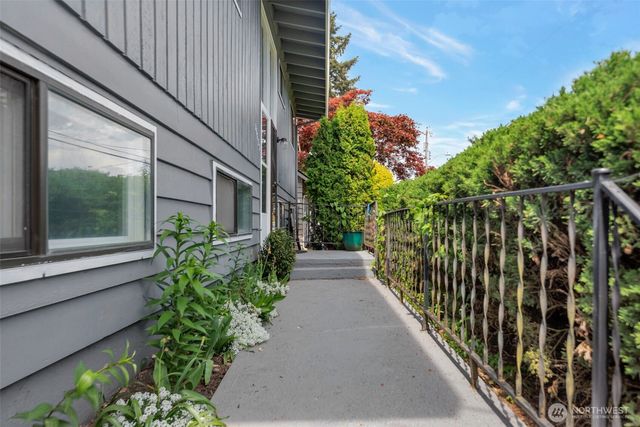 26635 18 Place S, Des Moines, WA 98198