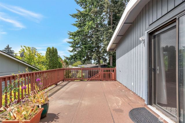 26635 18 Place S, Des Moines, WA 98198