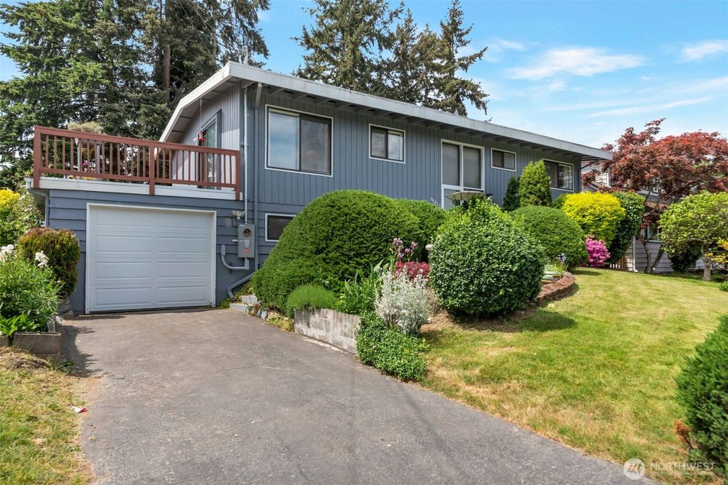 26635 18 Place S, Des Moines, WA 98198