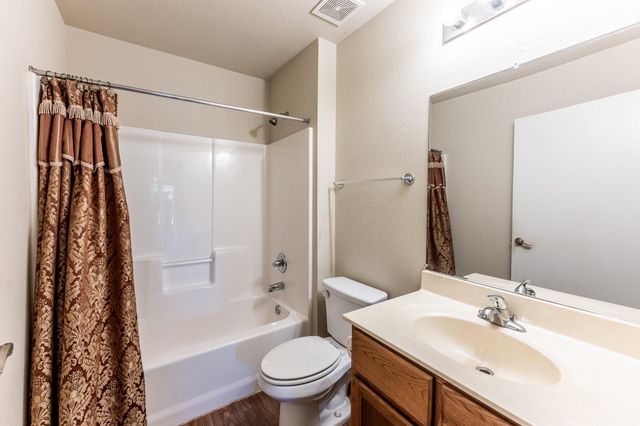 303 Sowell Drive, Huntsville, TX 77320