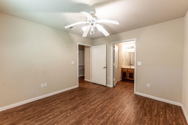 303 Sowell Drive, Huntsville, TX 77320