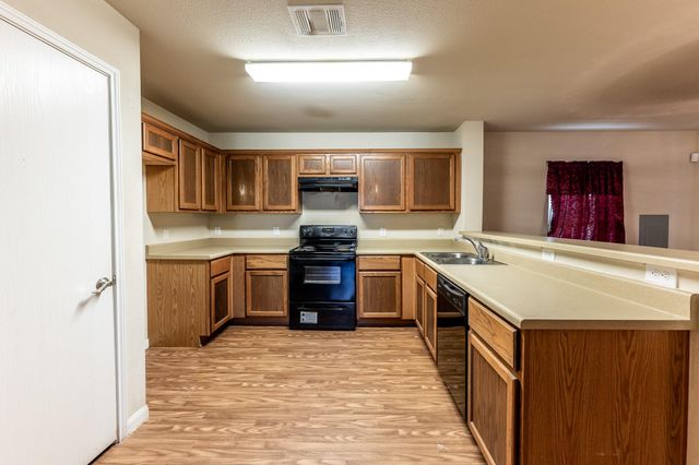 303 Sowell Drive, Huntsville, TX 77320