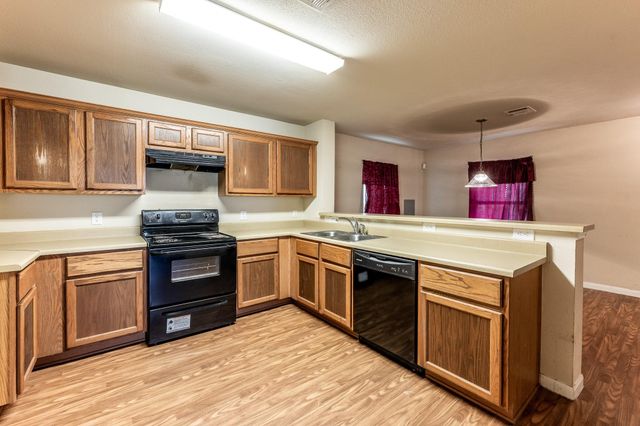 303 Sowell Drive, Huntsville, TX 77320