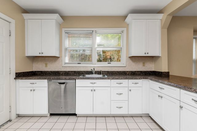 560 Salisbury, Worcester, MA 01609