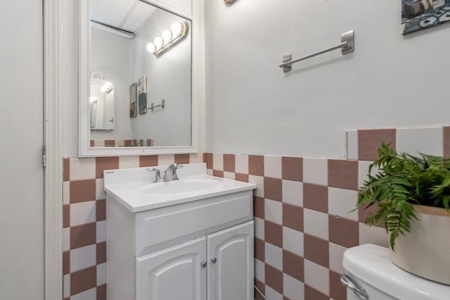 560 Salisbury, Worcester, MA 01609