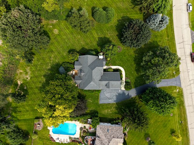 7306 Burning Tree Drive, Mchenry, IL 60050