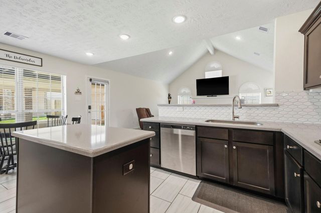 2102 Wikiup Street, Dickinson, TX 77539