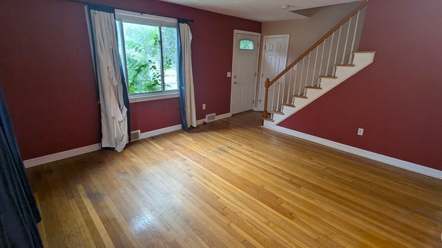 4 Old Charter Rd, Marlborough, MA 01752