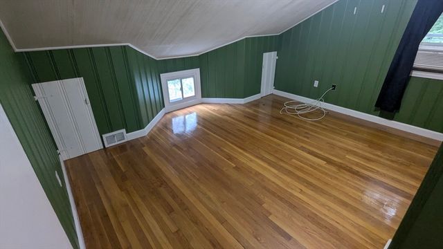 4 Old Charter Rd, Marlborough, MA 01752