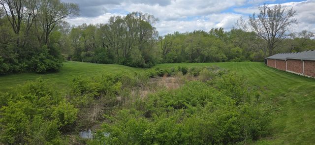 1347 Cunat Court 2D, Lake In The Hills, IL 60156