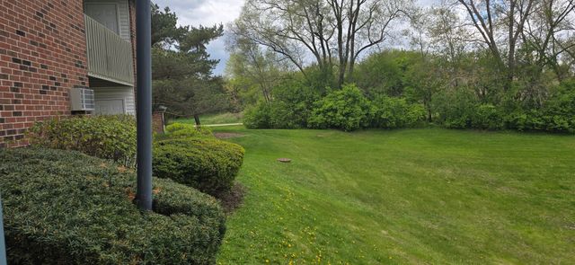1347 Cunat Court 2D, Lake In The Hills, IL 60156