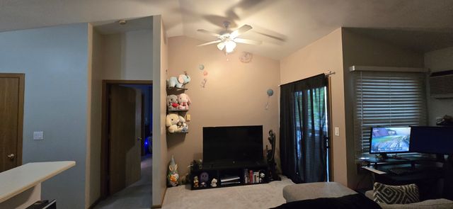 1347 Cunat Court 2D, Lake In The Hills, IL 60156
