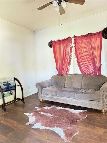 902 Live Oak Street, Lake Charles, LA 70601