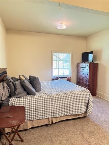 902 Live Oak Street, Lake Charles, LA 70601