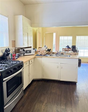 902 Live Oak Street, Lake Charles, LA 70601