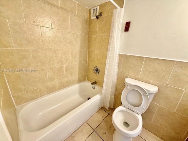 2008 Jackson St D7, Hollywood, FL 33020