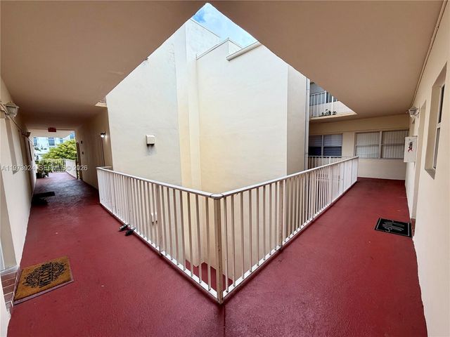 2008 Jackson St D7, Hollywood, FL 33020