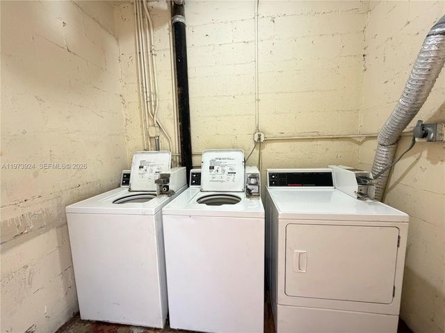 2008 Jackson St D7, Hollywood, FL 33020