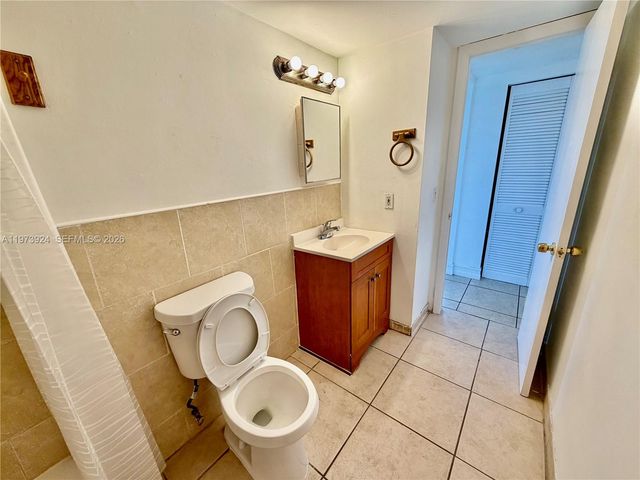 2008 Jackson St D7, Hollywood, FL 33020