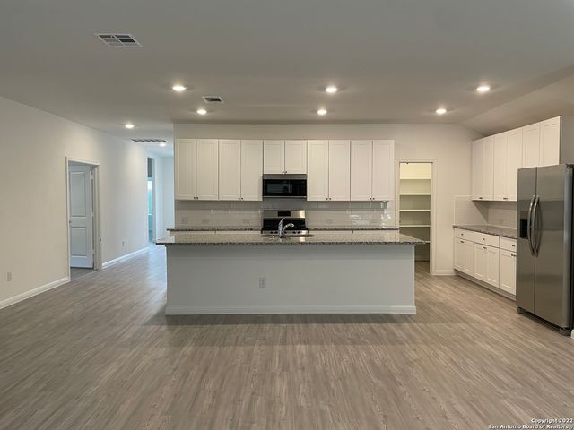 447 Butterfly Bush Ct, New Braunfels, TX 78130