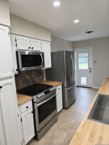 1107 CERRO ALTO DR, San Antonio, TX 78213
