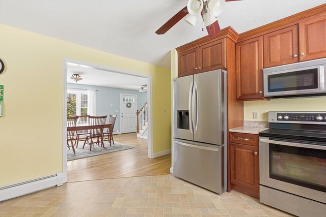 13 Checkerberry Ln, Sandwich, MA 02644