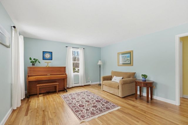 13 Checkerberry Ln, Sandwich, MA 02644